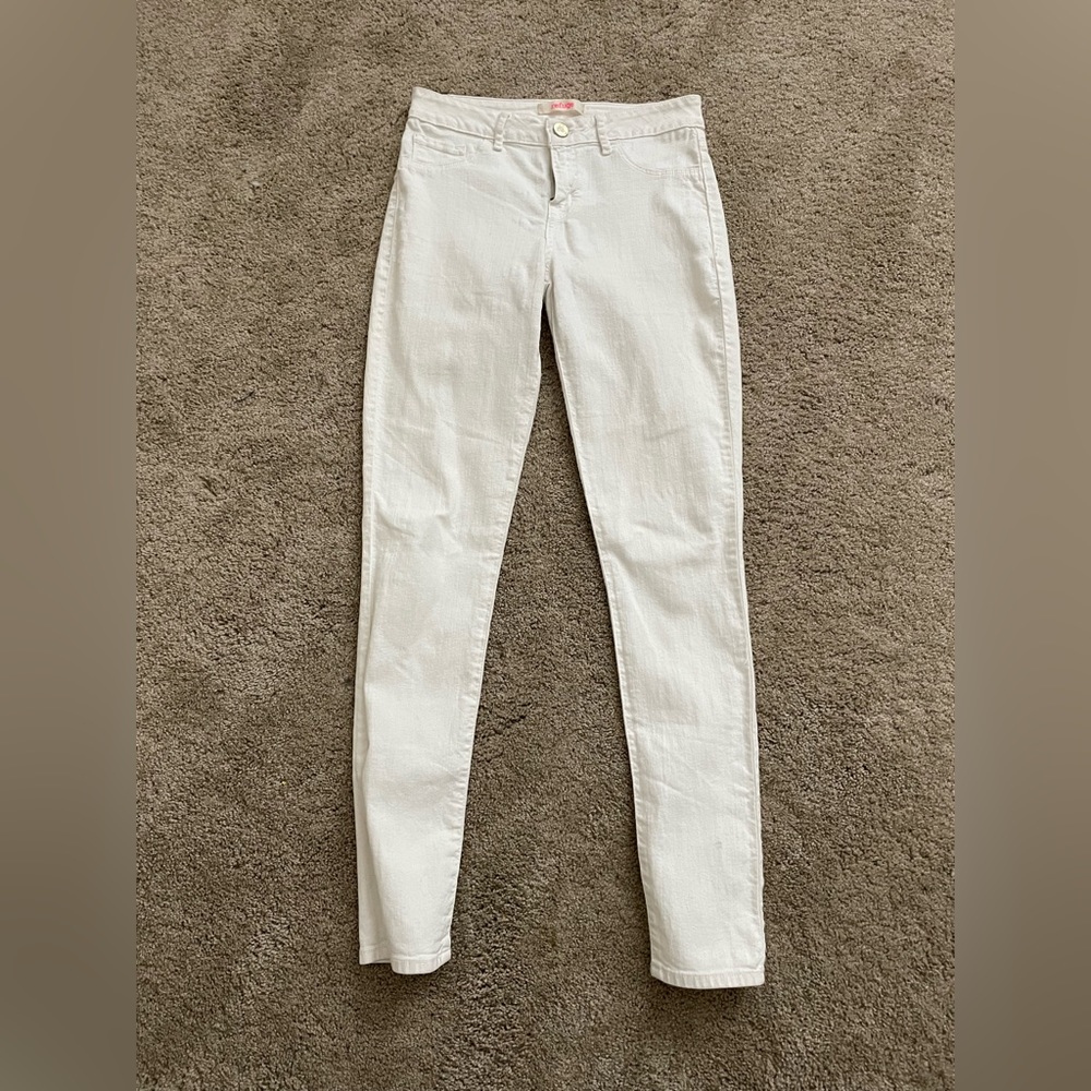 White skinny jeans